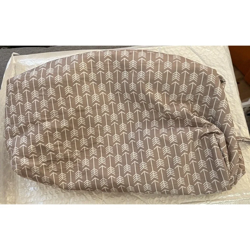 Unbranded Brown & White Arrow Print Dopp Make-up Bag 10 in x 9 in